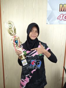 Nursyafa Fizae Laitifah Raih Juara 2 Bulutangkis Tunggal Putri POPDA 2025!