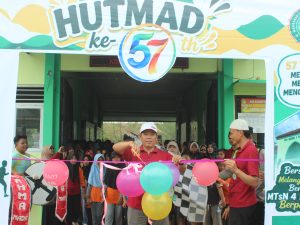 DIBUKA DENGAN PELEPASAN BURUNG DARA, DIHIBUR PANGGUNG KREATIVITAS DAN HUJAN HADIAH! JALAN SEHAT HUT KE-57 MTsN 4 KEBUMEN BERLANGSUNG LUAR BIASA MERIAH