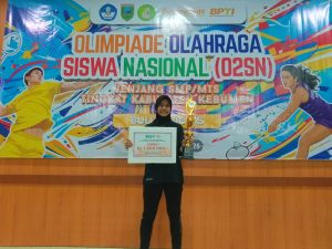 PECAH! SISWI MTsN 4 KEBUMEN SABET JUARA 1 O2SN BULUTANGKIS PUTRI TINGKAT KABUPATEN